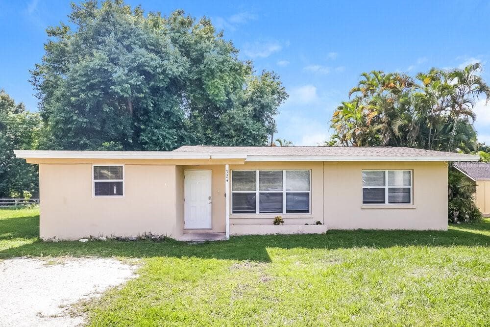 324 COLORADO PLACE FORT MYERS, FL 33905