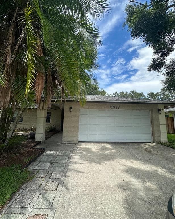 6813 CIRCLECREEK DRIVE PINELLAS PARK, FL 33781