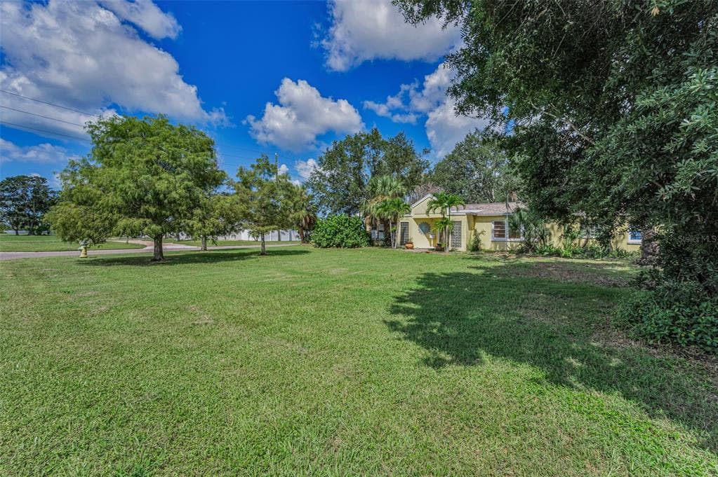 645 VILLAGRANDE AVENUE S ST PETERSBURG, FL 33707