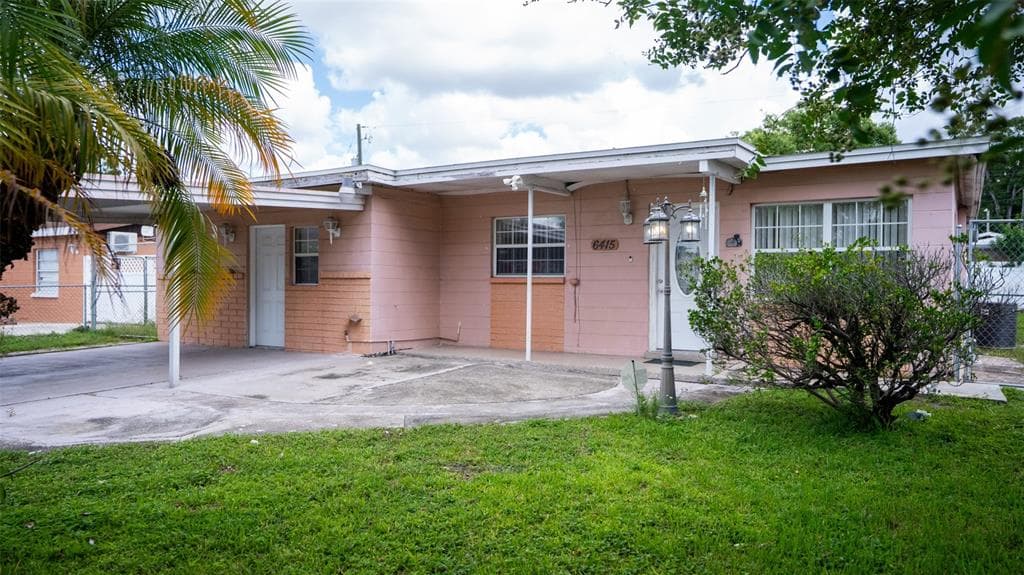 6415 BLOSSOM AVENUE TAMPA, FL 33614