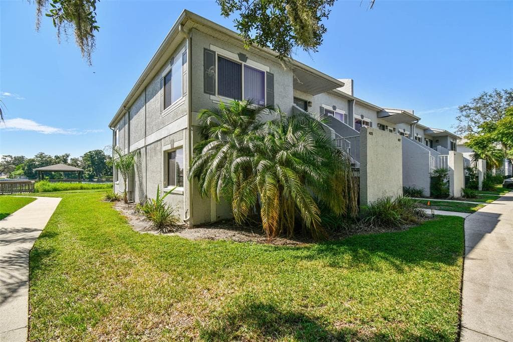 4125 DOLPHIN DRIVE TAMPA, FL 33617