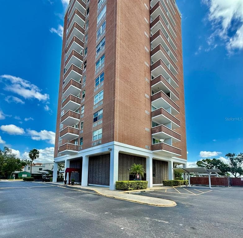 4015 BAYSHORE BOULEVARD UNIT 15A TAMPA, FL 33611