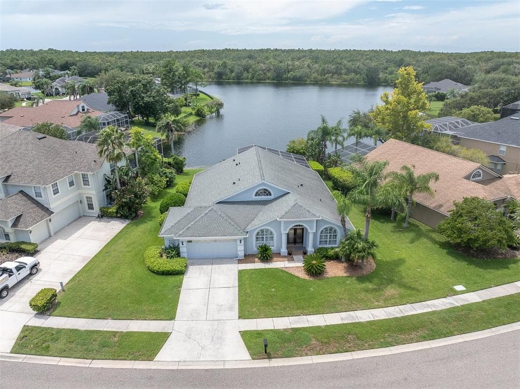 18808 CHAVILLE ROAD LUTZ, FL 33558