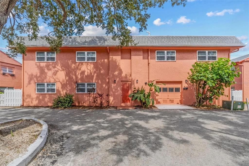 265 SW LINCOLN CIRCLE N UNIT 2102 ST PETERSBURG, FL 33703