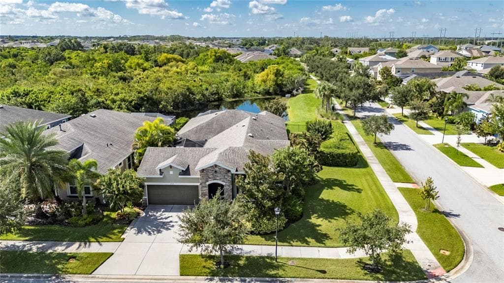 6903 CRESTPOINT DRIVE APOLLO BEACH, FL 33572