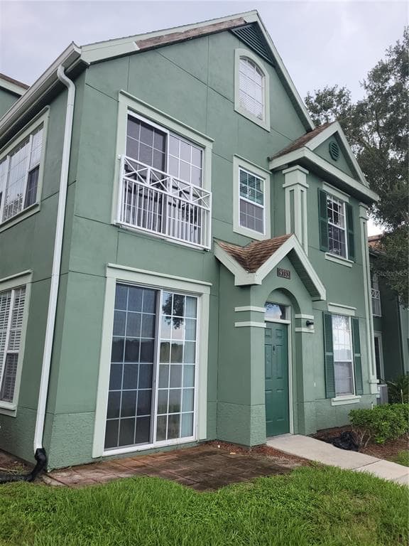 9732 LAKE CHASE ISLAND WAY TAMPA, FL 33626