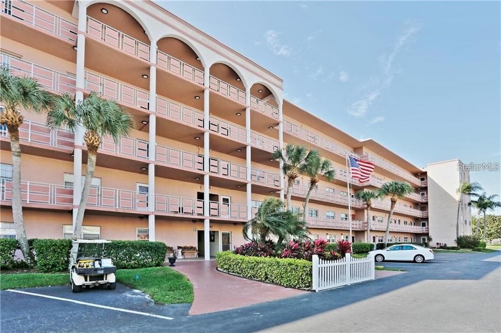 5521 80TH STREET N UNIT 503 ST PETERSBURG, FL 33709