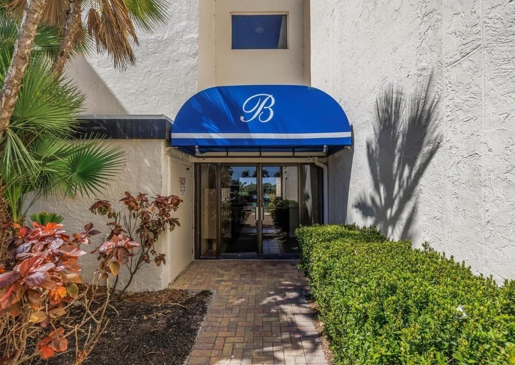 6120 43RD STREET W UNIT 305B BRADENTON, FL 34210