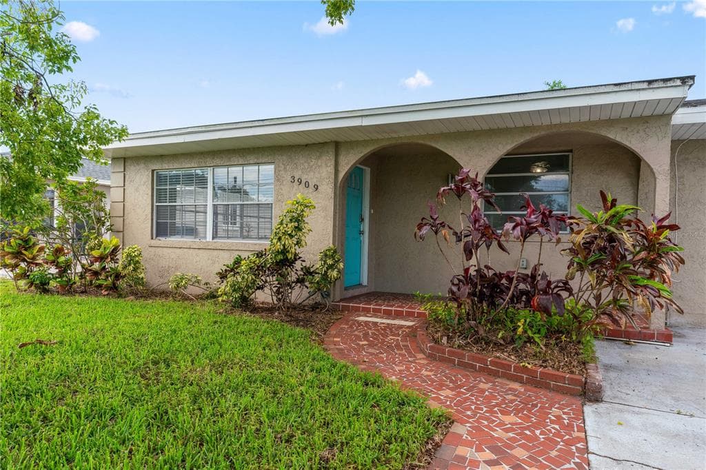 3909 W LEMON STREET TAMPA, FL 33609