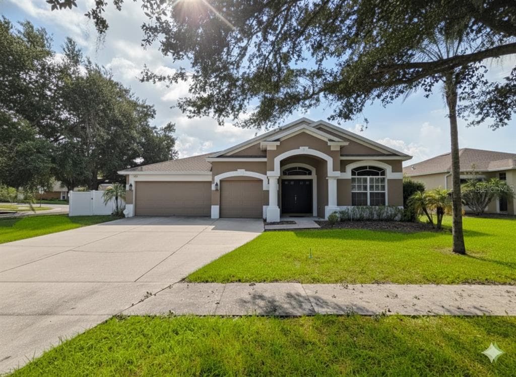 1906 HEARTLAND CIRCLE VALRICO, FL 33594