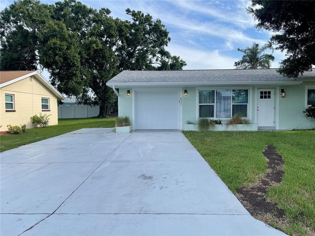521 FAIRFAX LANE APOLLO BEACH, FL 33572