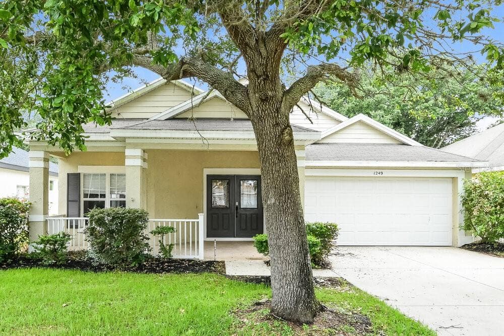 1249 KELLOGG DRIVE TAVARES, FL 32778