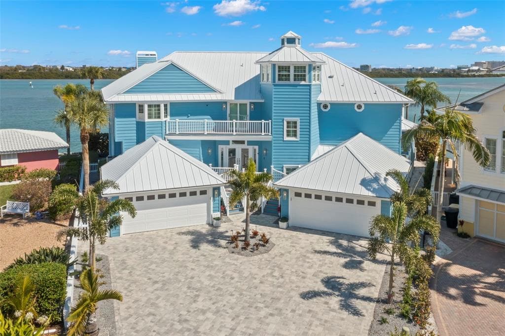 295 BAYSIDE DRIVE CLEARWATER BEACH, FL 33767