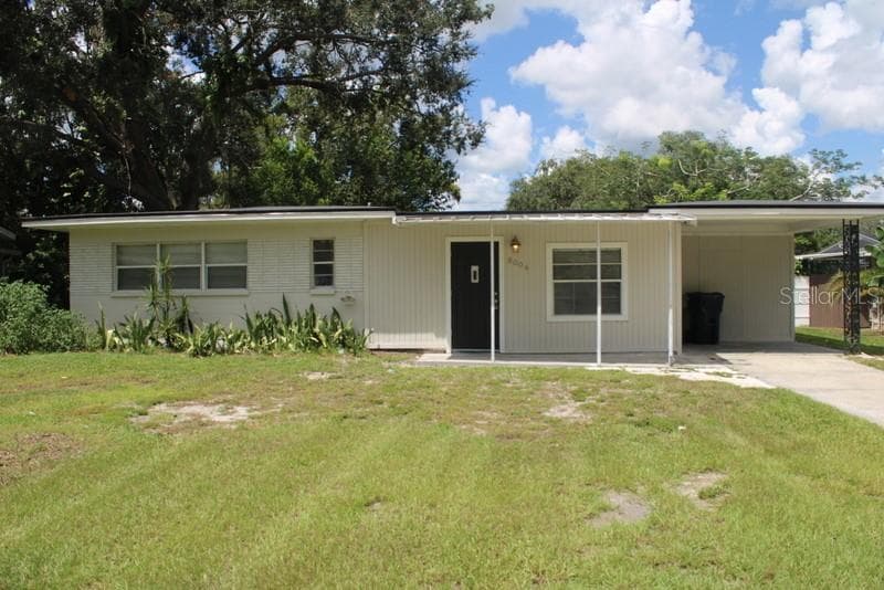 8004 N OLA AVENUE TAMPA, FL 33604