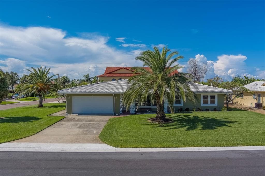 110 21ST STREET BELLEAIR BEACH, FL 33786