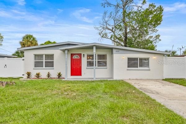 4709 CRESTHILL DRIVE TAMPA, FL 33615