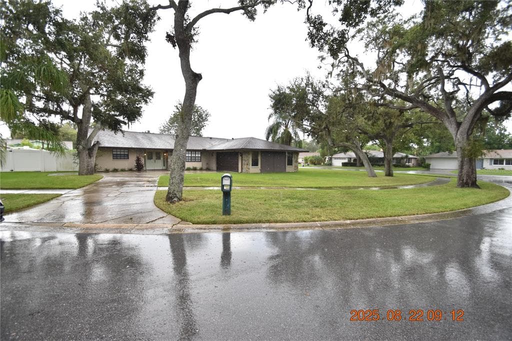 1455 S RIDGELANE CIRCLE CLEARWATER, FL 33755