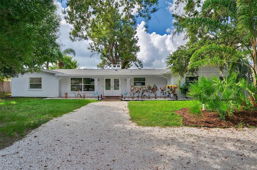 4422 N LAKE DRIVE SARASOTA, FL 34232