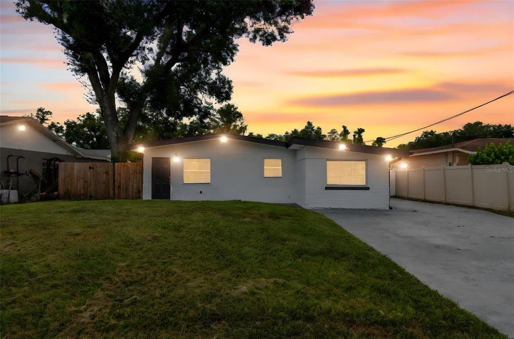 7908 N THATCHER AVENUE TAMPA, FL 33614