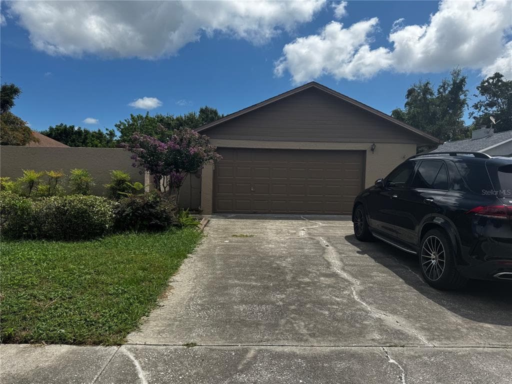 527 BONNIE BOULEVARD PALM HARBOR, FL 34684