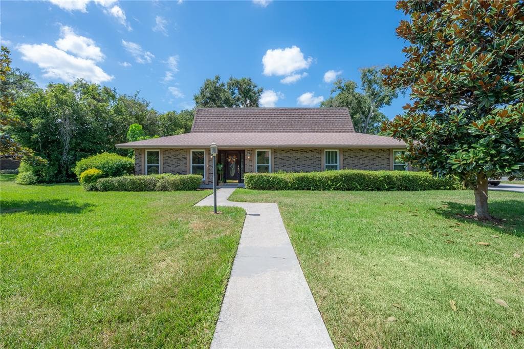 13313 GOLF CREST CIRCLE TAMPA, FL 33618