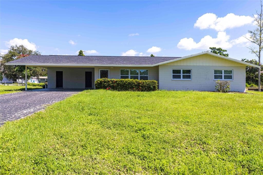 2207 WOODLAND BOULEVARD FORT MYERS, FL 33907