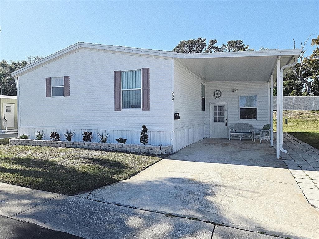 239 HARMONY WAY TARPON SPRINGS, FL 34689