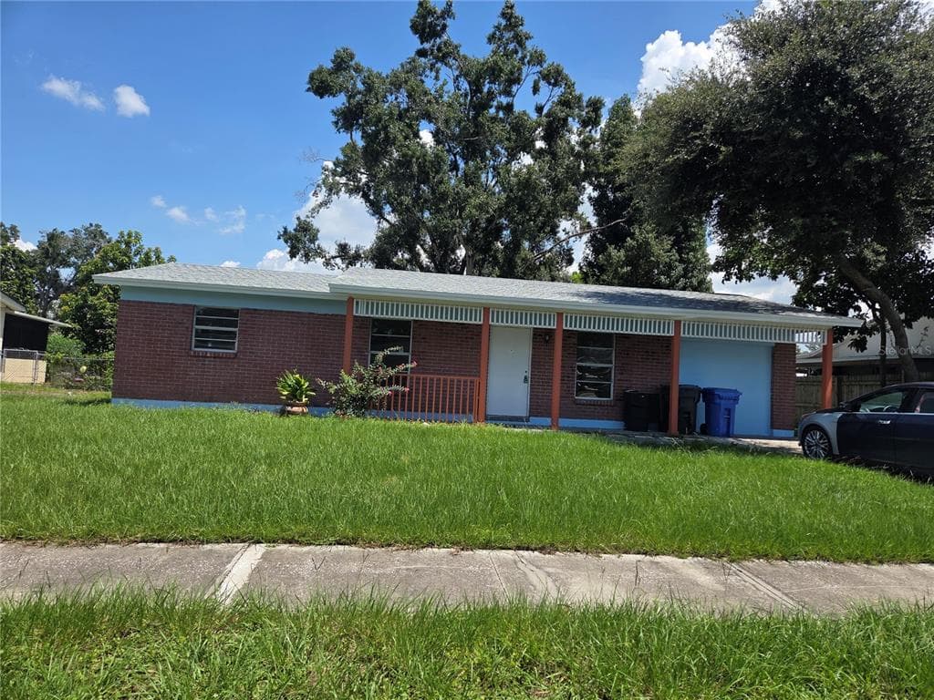 8530 BLUE RIDGE DRIVE TAMPA, FL 33619
