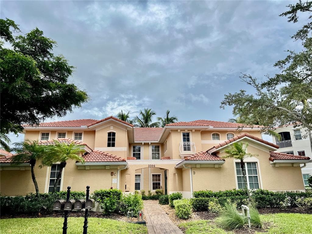 3304 SUNSET KEY CIRCLE UNIT D PUNTA GORDA, FL 33955