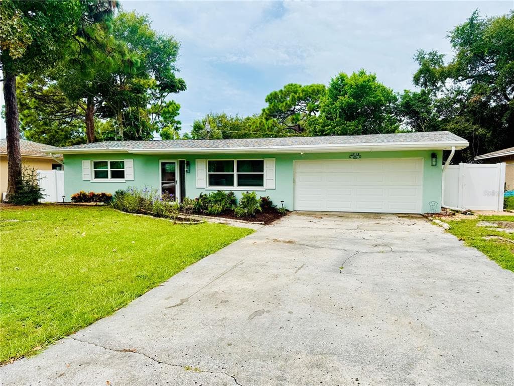 1712 BELLEMEADE DRIVE CLEARWATER, FL 33755