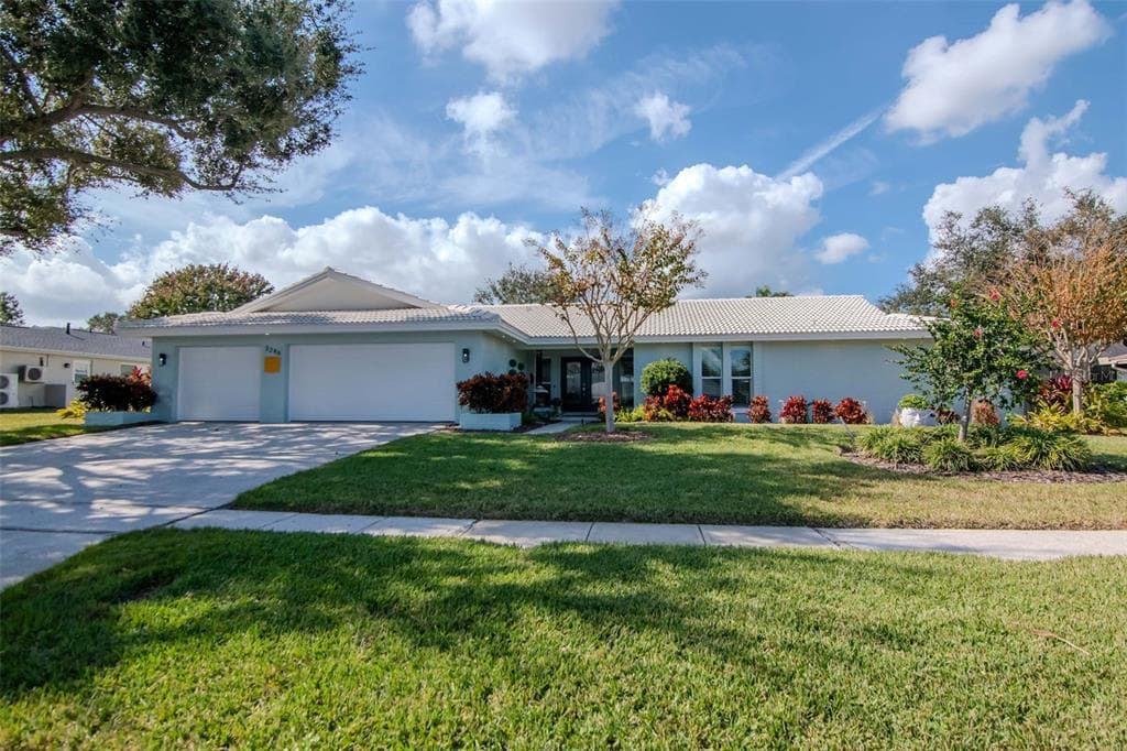 3246 HYDE PARK DRIVE CLEARWATER, FL 33761