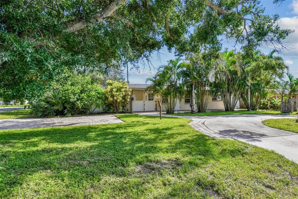 5500 30TH AVENUE N ST PETERSBURG, FL 33710