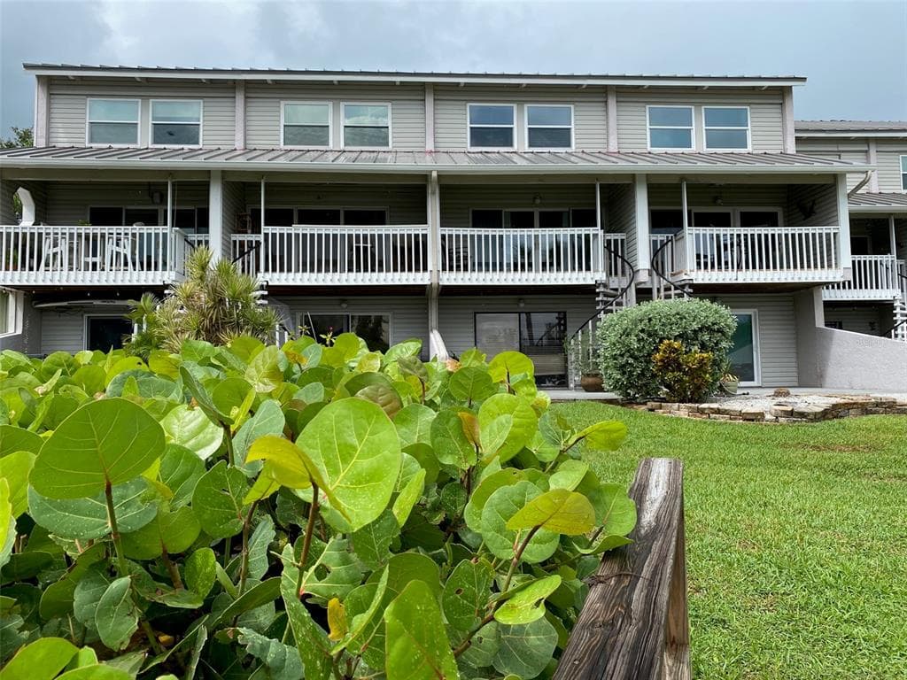 1375 PINELLAS BAYWAY S UNIT 40 TIERRA VERDE, FL 33715