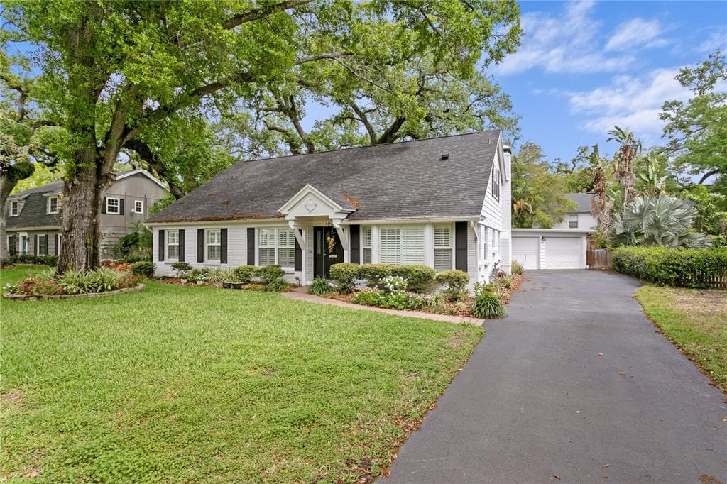1206 S SUFFOLK DRIVE TAMPA, FL 33629