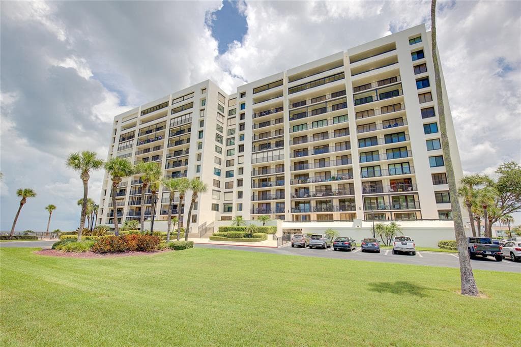 1460 GULF BOULEVARD UNIT 707 CLEARWATER BEACH, FL 33767