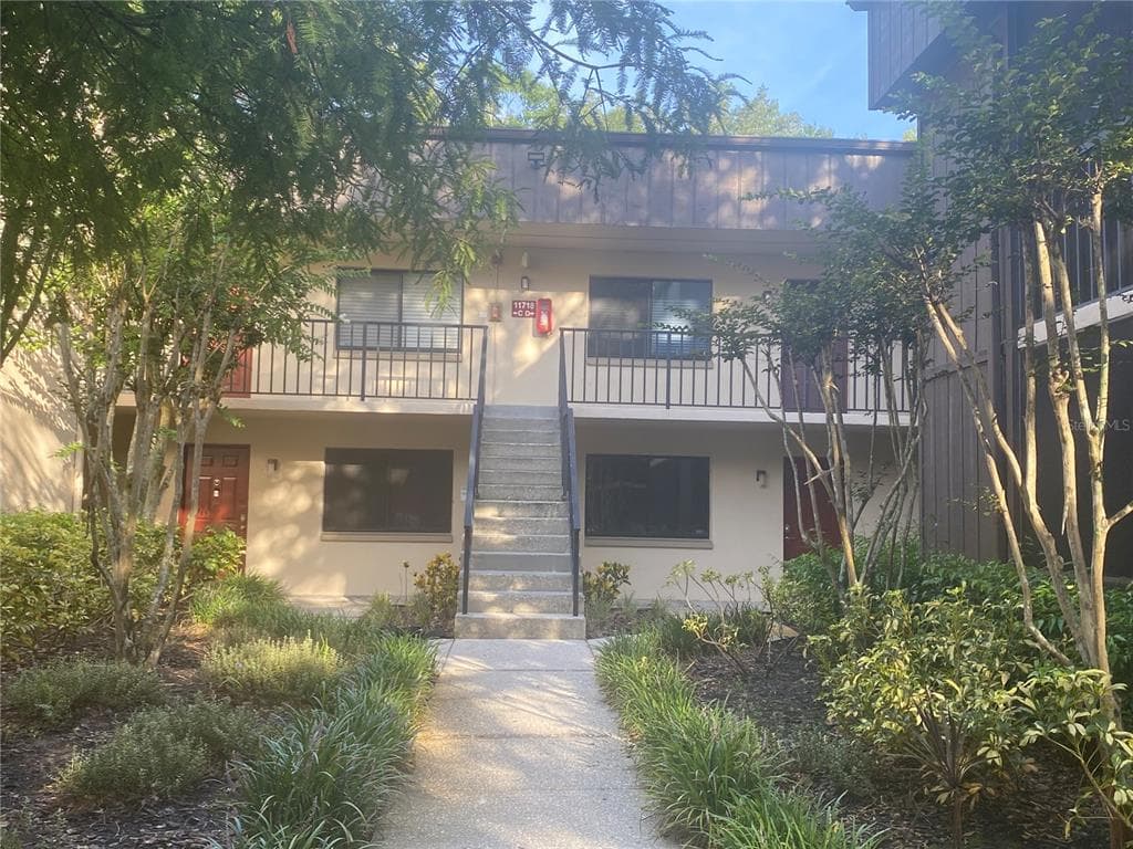11716 RAINTREE VILLAGE BOULEVARD UNIT D TEMPLE TERRACE, FL 33617
