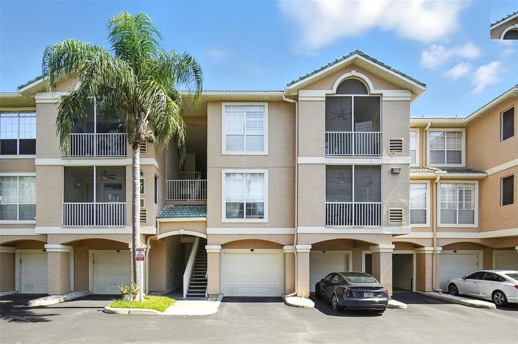 5304 BAY CLUB CIRCLE TAMPA, FL 33607