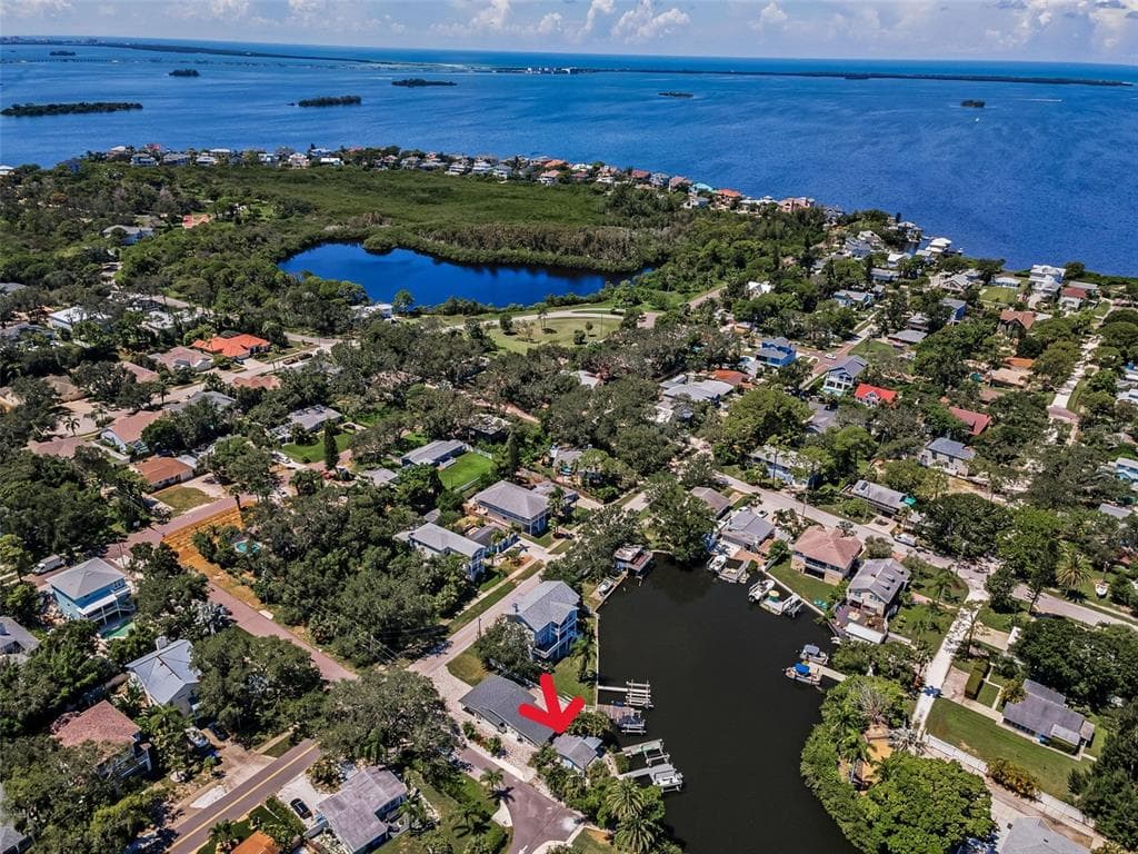 602 MCCOSH AVENUE CRYSTAL BEACH, FL 34681