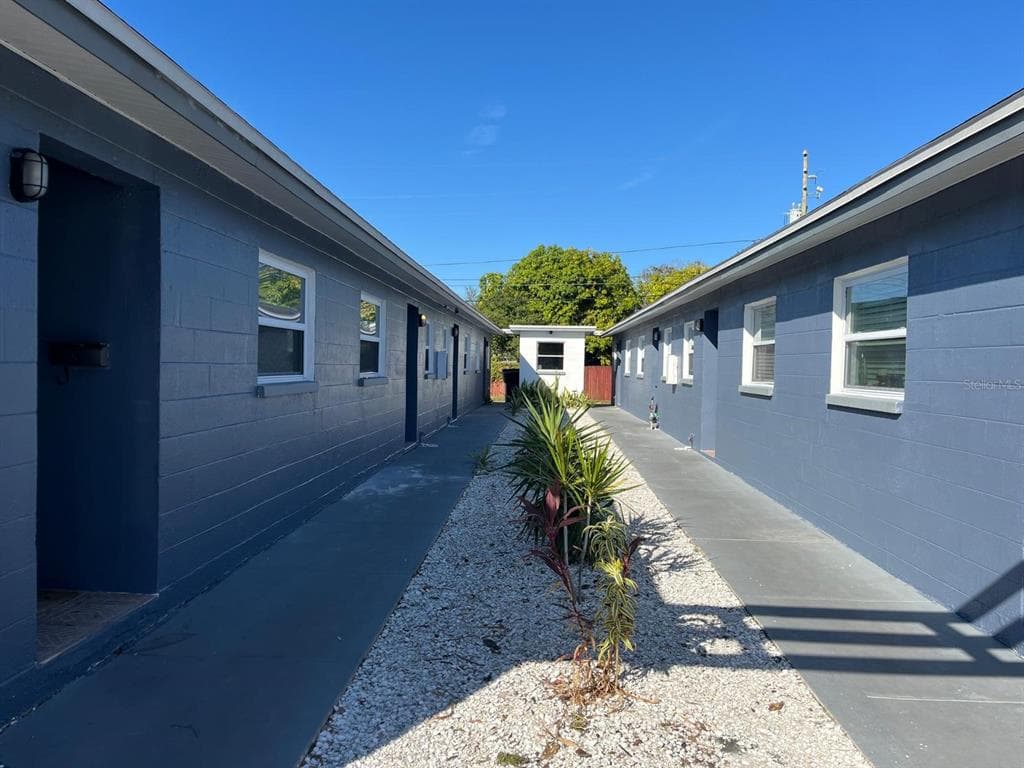 619 90TH AVENUE N ST PETERSBURG, FL 33702
