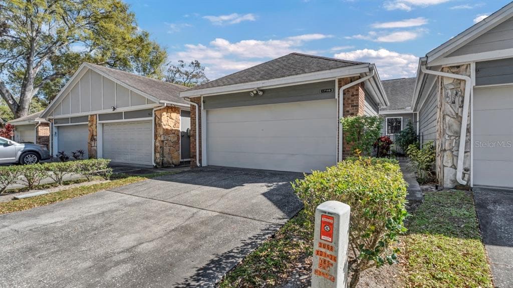 1746 CASTLE ROCK ROAD TAMPA, FL 33612