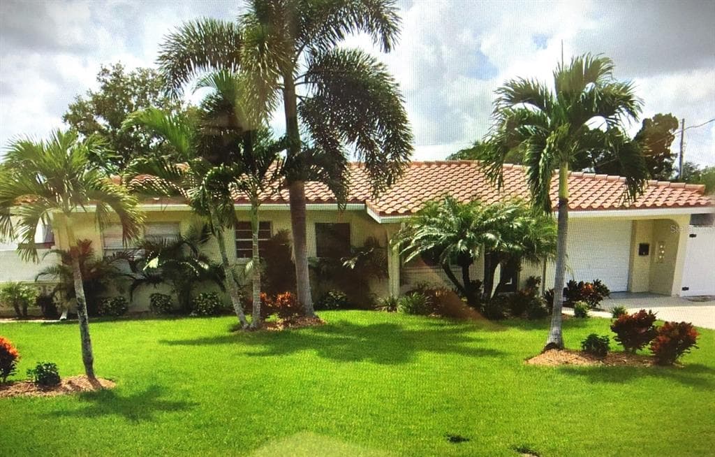 9630 TREASURE LANE NE ST PETERSBURG, FL 33702