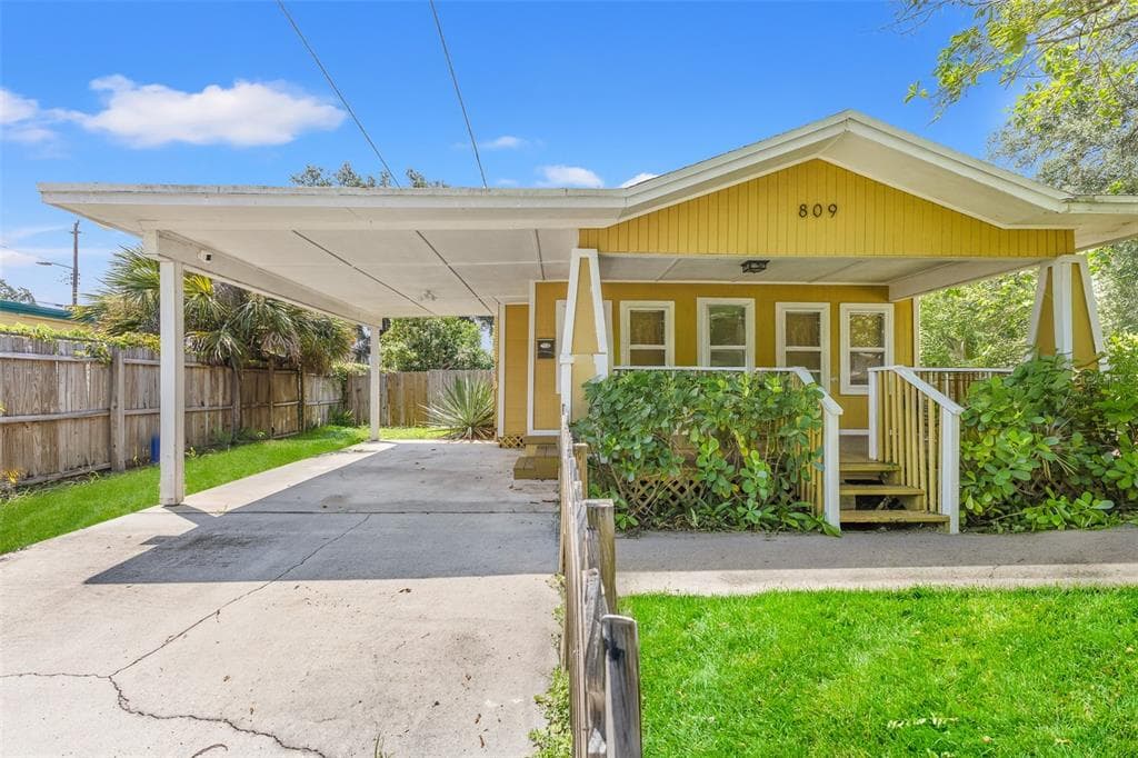 809 E LAMBRIGHT STREET TAMPA, FL 33604