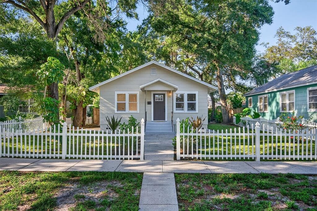 2121 7TH AVENUE N ST PETERSBURG, FL 33713