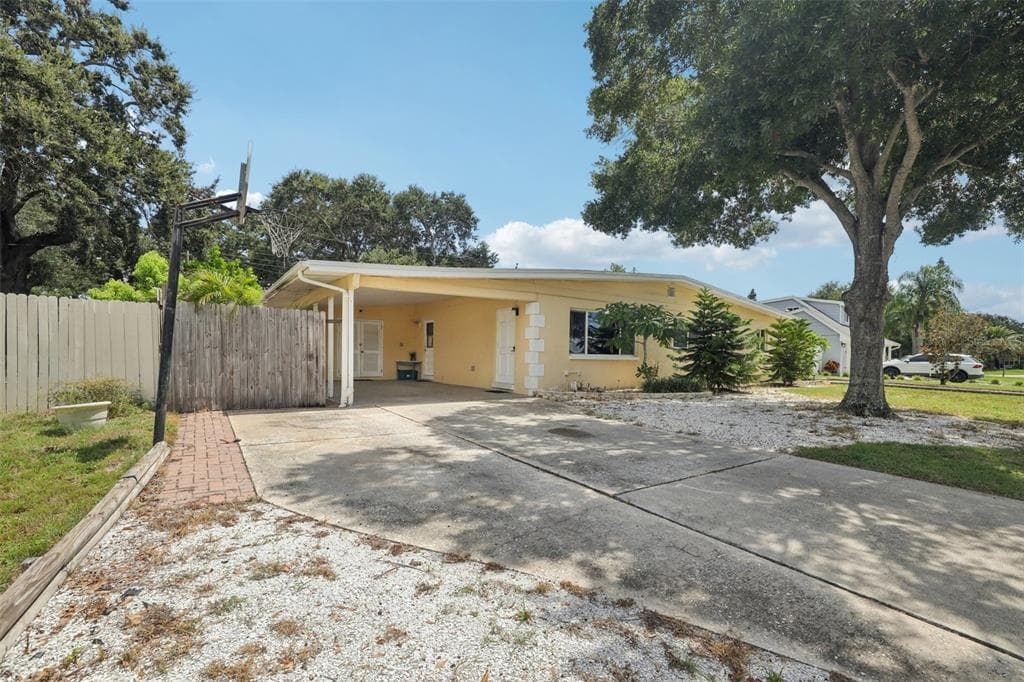 15381 BEDFORD CIRCLE W