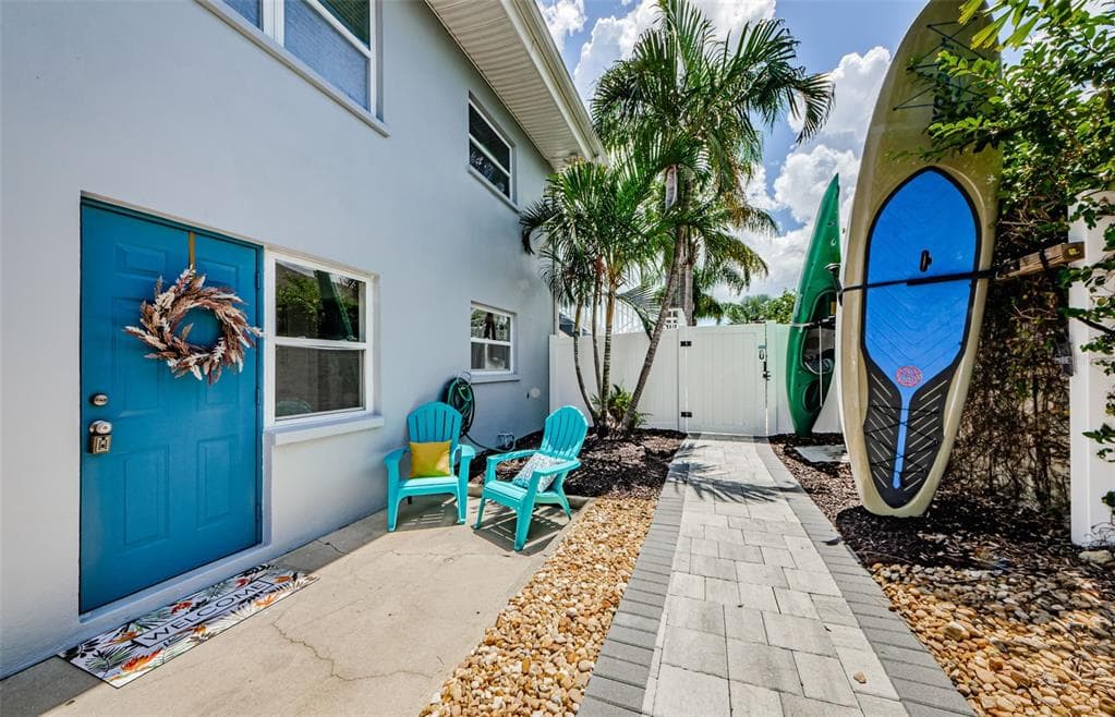 2186 EDYTHE DRIVE UNIT 11 DUNEDIN, FL 34698
