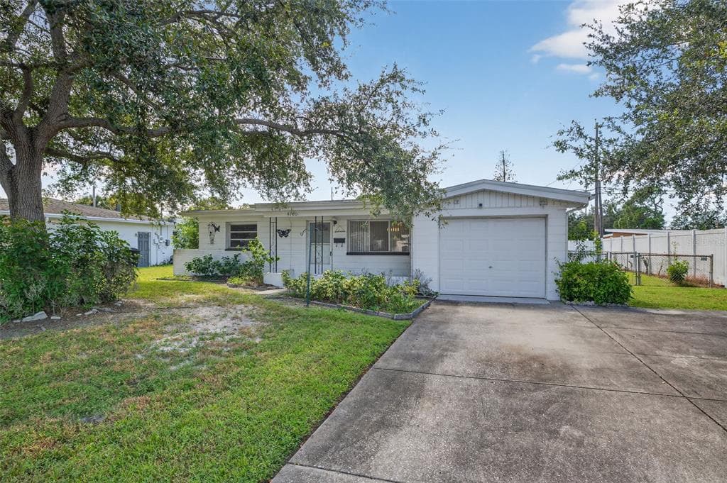 5760 HOBSON STREET NE ST PETERSBURG, FL 33703