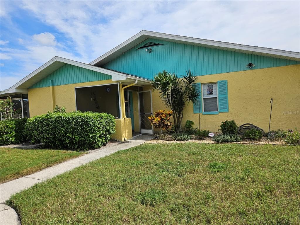1907 CANTERBURY LANE UNIT 4 SUN CITY CENTER, FL 33573