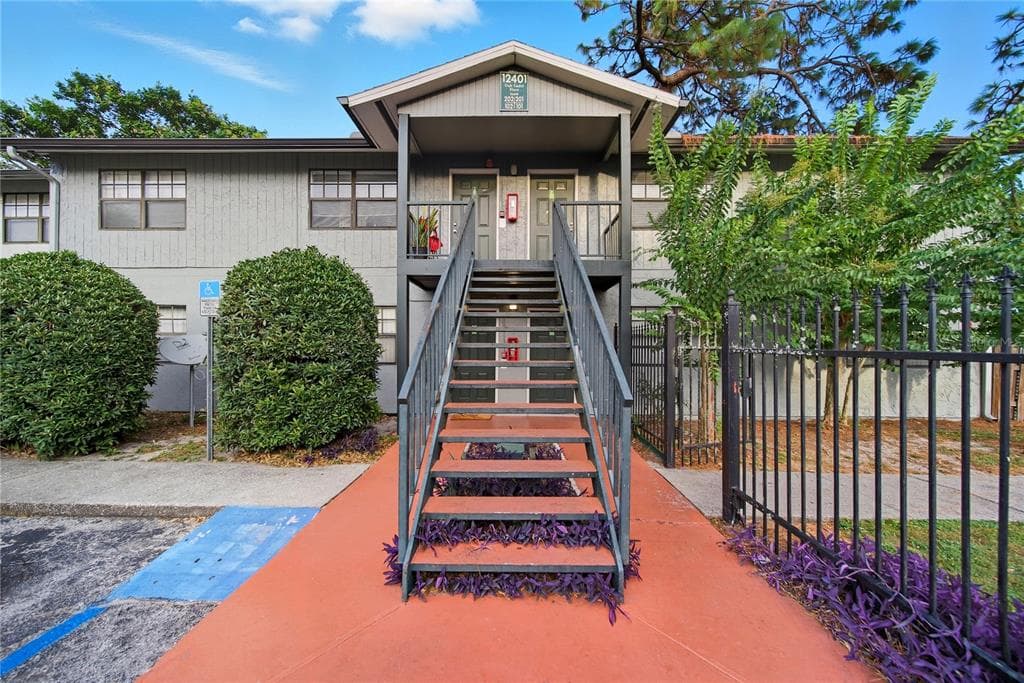12401 OAK CEDAR PLACE UNIT 201 TAMPA, FL 33612