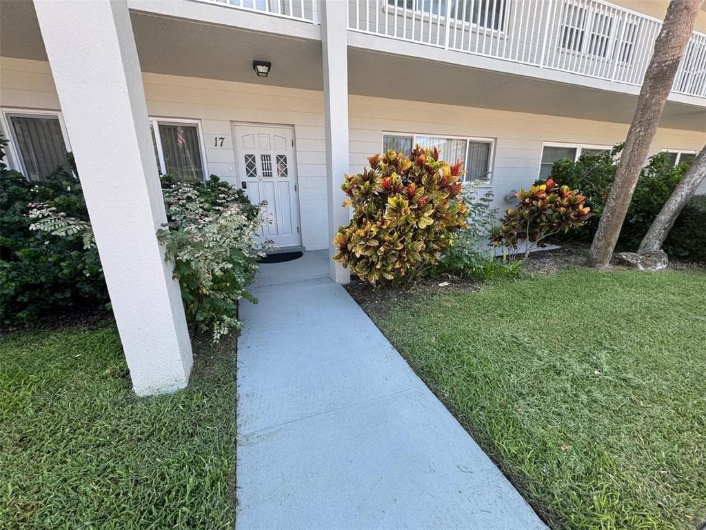 2071 AUSTRALIA WAY W UNIT 17 CLEARWATER, FL 33763