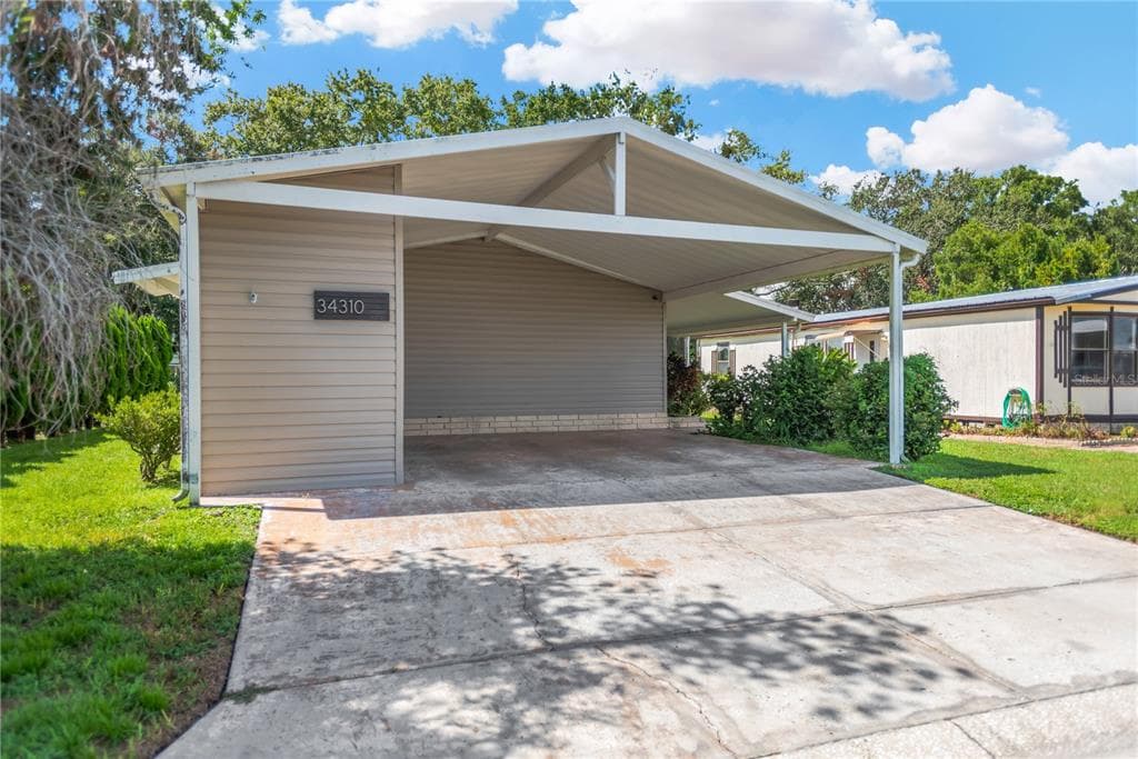 34310 LODGE DRIVE WESLEY CHAPEL, FL 33543
